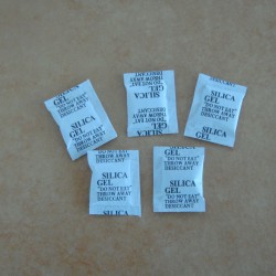 軒易干燥劑提供廈門(mén)范圍內(nèi)優(yōu)惠的硅膠干燥劑，干燥劑有毒嗎