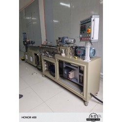 實(shí)驗(yàn)室小型雙螺桿造粒機(jī)價(jià)位