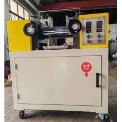 可定制實(shí)驗(yàn)室煉塑機(jī)